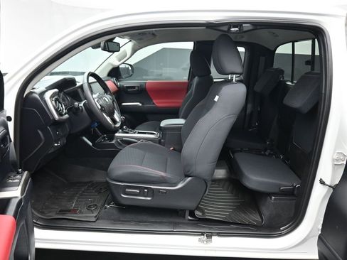 Used 2021 Toyota Tacoma SR5 image 40