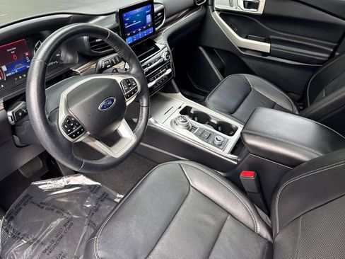 Certified 2021 Ford Explorer Limited w/ Equipment Group 301A AWD/4WD image 11