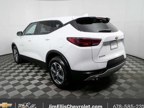 Certified 2025 Chevrolet Blazer LT FWD image 3