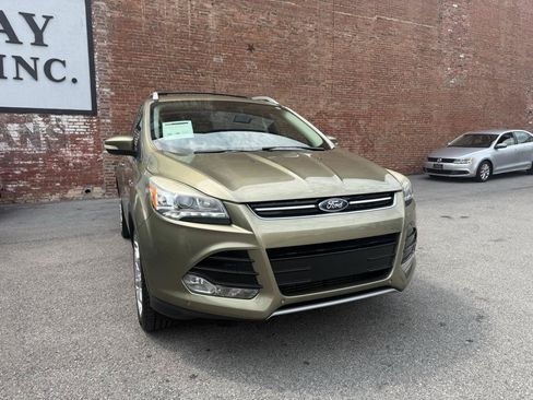Used 2013 Ford Escape Titanium w/ Parking Technology Pkg FWD image 2