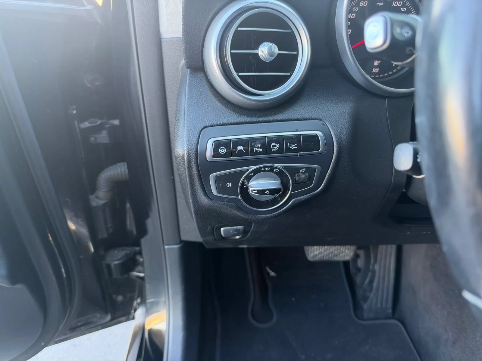 Used 2016 Mercedes-Benz GLC 300 4MATIC w/ Driver Assistance Package image 20