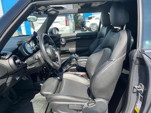 Used 2019 MINI Cooper S w/ Signature Upholstery Package FWD image 9