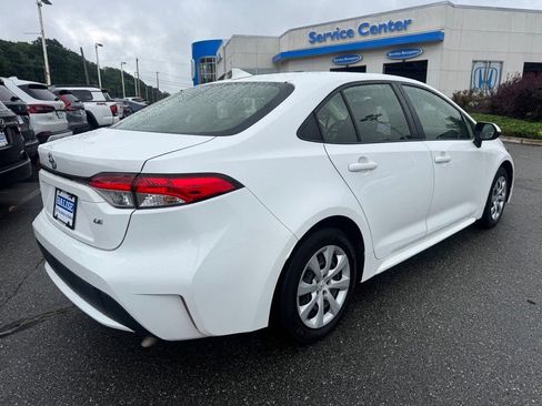 Used 2022 Toyota Corolla LE FWD image 5