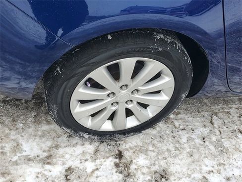 Used 2013 Buick Verano Base image 5