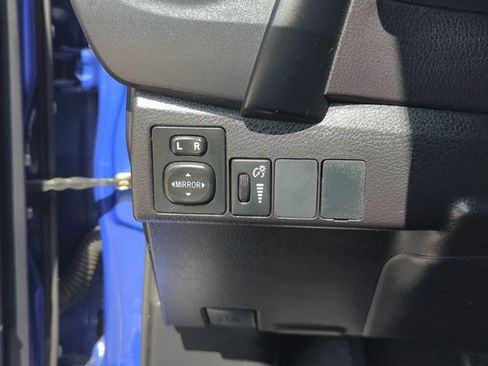 Used 2018 Toyota Corolla SE FWD image 16