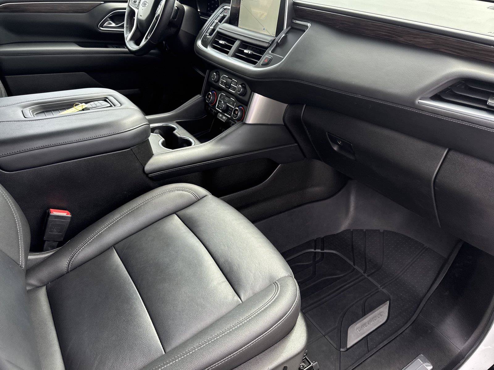 Used 2022 Chevrolet Tahoe Z71 w/ Luxury Package AWD/4WD image 36