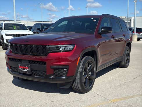 Used 2023 Jeep Grand Cherokee L Laredo AWD/4WD image 2