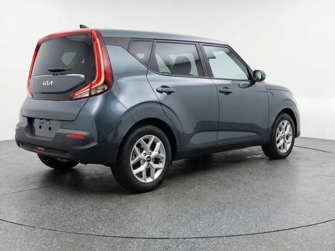 Used 2025 Kia Soul LX w/ LX Technology Package FWD image 9