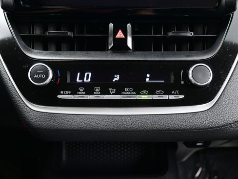 Used 2023 Toyota Corolla LE image 19