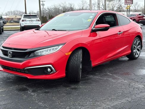 Used 2019 Honda Civic Touring image 3