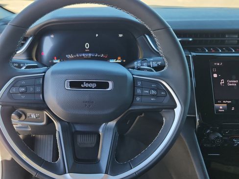 New 2025 Jeep Grand Cherokee Laredo X w/ Luxury Tech Group I image 13