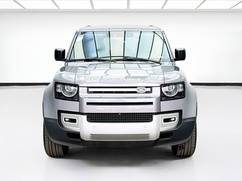 Used 2023 Land Rover Defender 130 SE AWD/4WD image 2