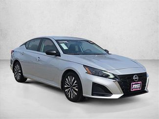 Used 2024 Nissan Altima 2.5 SV video 3