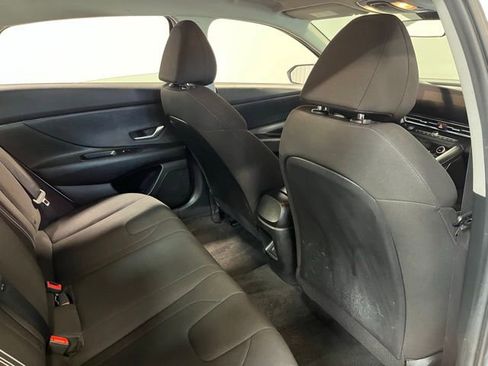 Used 2024 Hyundai Elantra SEL FWD image 14