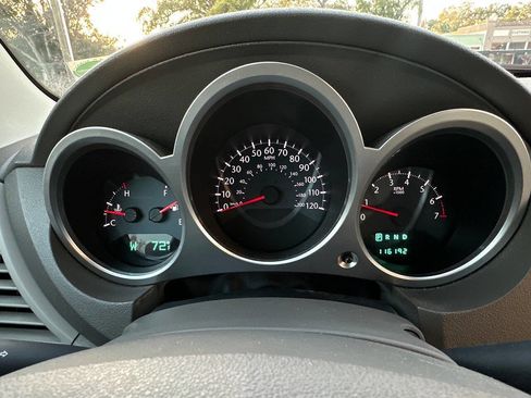 Used 2010 Chrysler Sebring Touring w/ Special Touring Group image 16