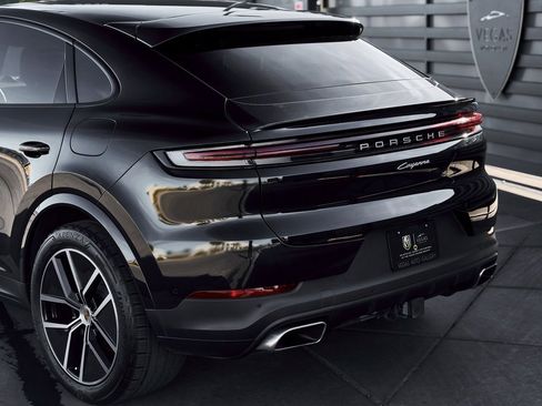 Used 2024 Porsche Cayenne Coupe image 7