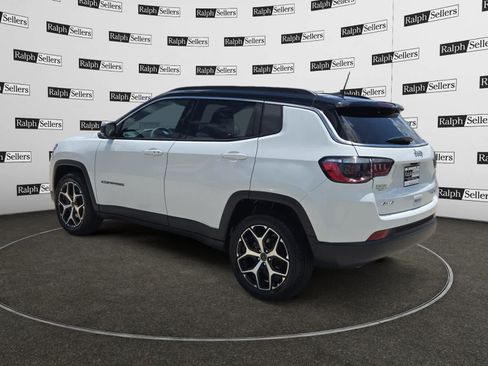 Used 2025 Jeep Compass Limited AWD/4WD image 4