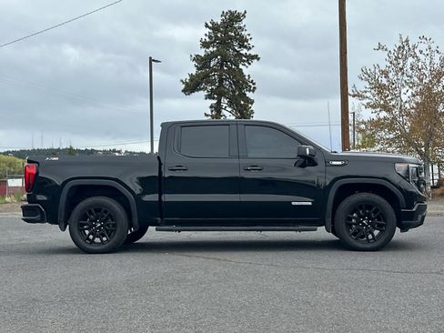 Used 2025 GMC Sierra 1500 Elevation w/ Elevation Premium Package AWD/4WD image 8