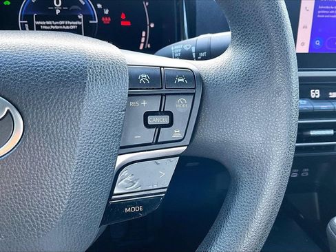 Used 2025 Toyota Camry LE FWD image 28