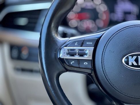 Used 2019 Kia Cadenza Premium image 38