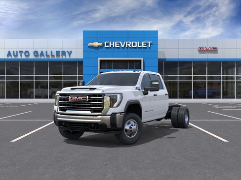 New 2026 GMC Sierra 3500 Pro w/ Convenience Package RWD image 9