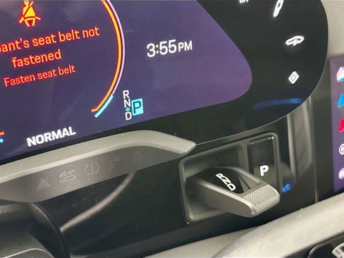 Certified 2025 Porsche Taycan image 11