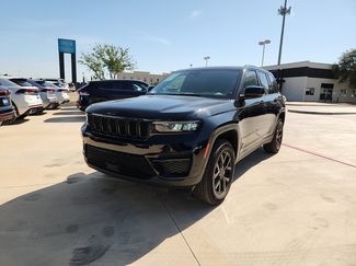 Used 2025 Jeep Grand Cherokee Altitude AWD/4WD video 2