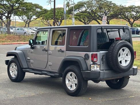 Used 2018 Jeep Wrangler Unlimited Sport S AWD/4WD image 3