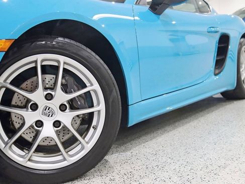 Used 2018 Porsche 718 Cayman RWD image 4