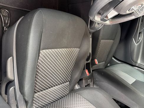 Used 2023 Nissan Versa S FWD image 12