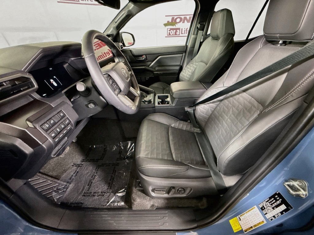 Certified 2025 Toyota 4Runner TRD Off-Road Premium AWD/4WD image 26