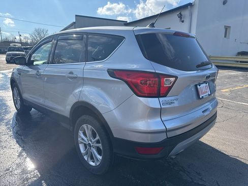 Used 2019 Ford Escape SE image 5