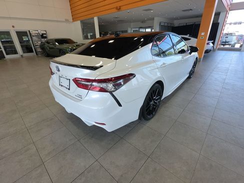 Used 2021 Toyota Camry XSE FWD image 8