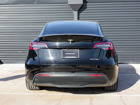 Used 2023 Tesla Model Y Performance image 6