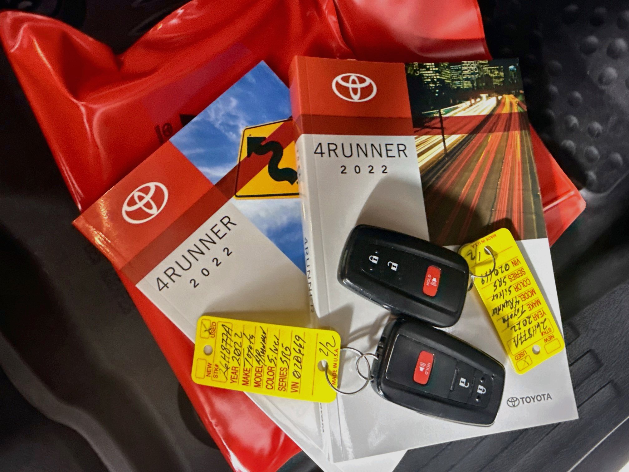 Certified 2022 Toyota 4Runner SR5 AWD/4WD image 35