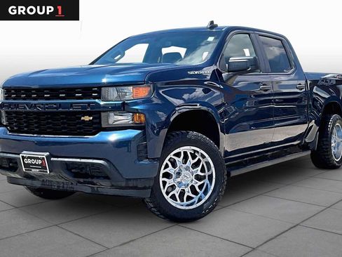 Used 2020 Chevrolet Silverado 1500 Custom w/ Custom Value Package AWD/4WD image 1