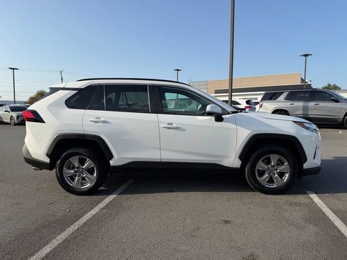 Used 2022 Toyota RAV4 XLE FWD image 8
