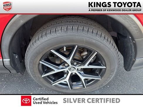 Used 2017 Toyota RAV4 SE w/ Advanced Technology Package image 12
