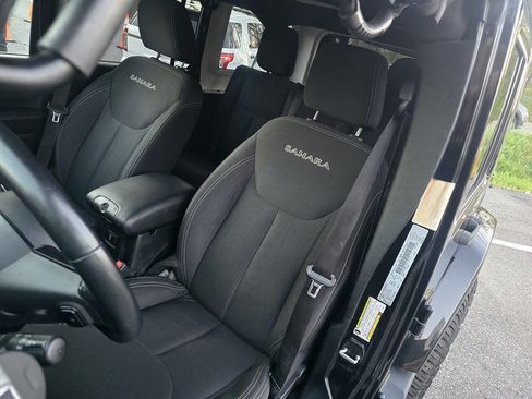 Used 2018 Jeep Wrangler Unlimited Sahara image 27