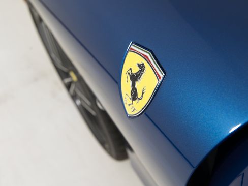 Certified 2025 Ferrari Roma Spider RWD image 33