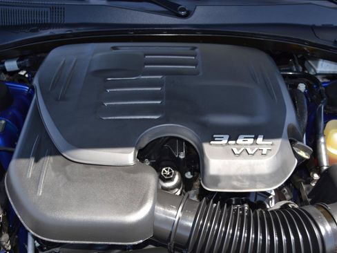 Used 2018 Chrysler 300 Touring L AWD/4WD image 57