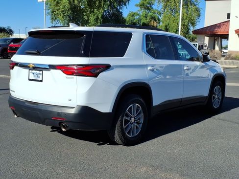 Used 2023 Chevrolet Traverse LT FWD image 5