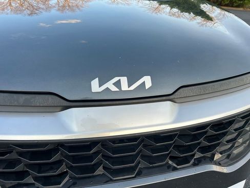 Used 2024 Kia Sportage LX image 9