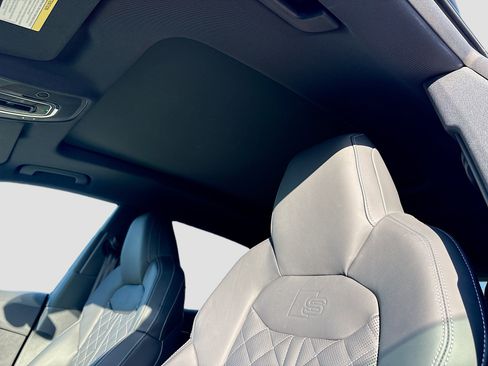 Used 2024 Audi SQ8 Prestige w/ Prestige Package image 27