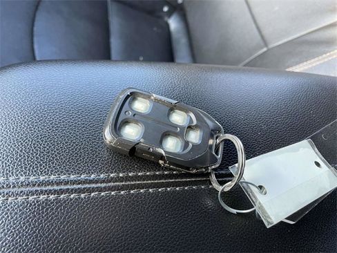 Used 2021 GMC Terrain SLT image 30