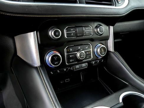 Used 2021 GMC Yukon SLT w/ Rear Media and Nav Package image 18