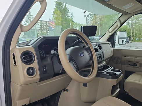 Used 2014 Ford E-350 and Econoline 350 Super Duty RWD image 12