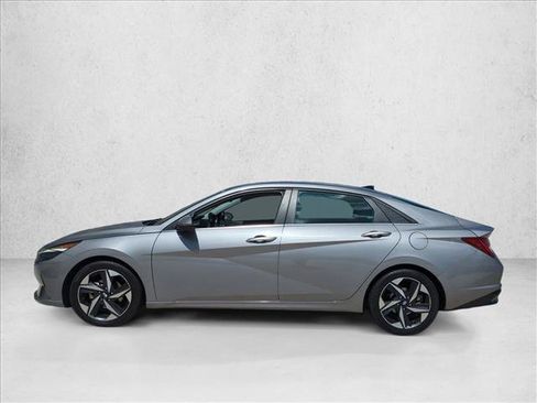Used 2021 Hyundai Elantra Limited w/ Cargo Package FWD image 8