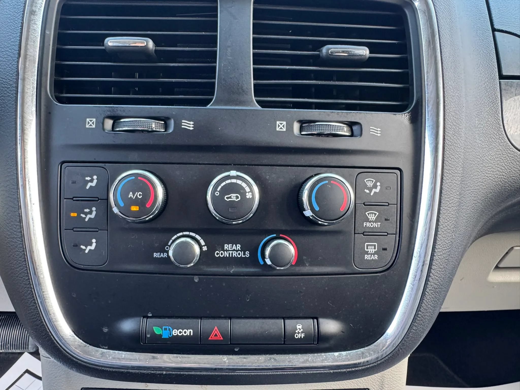 Used 2019 Dodge Grand Caravan SE w/ UConnect Hands-Free Group FWD image 43