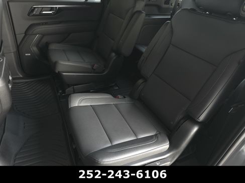 Used 2026 Chevrolet Suburban Z71 w/ Comfort Package AWD/4WD image 35